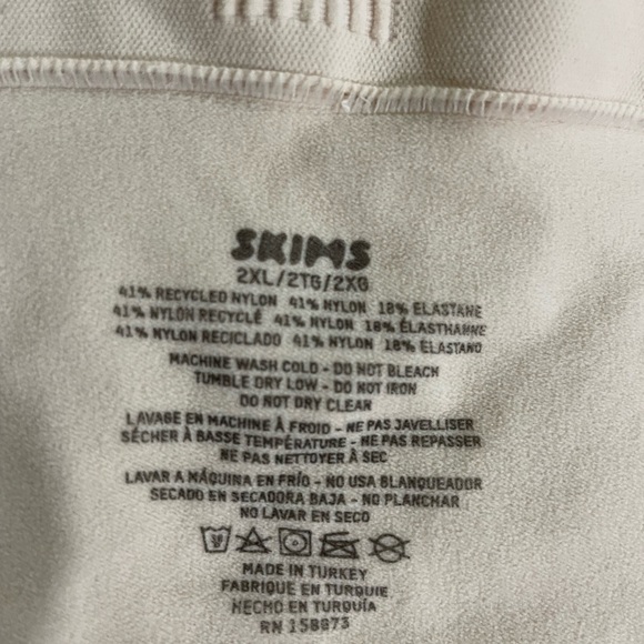 NWOT Skims Sculpting High Waisted Shorts Sand Color Size 2XL - Picture 6 of 8